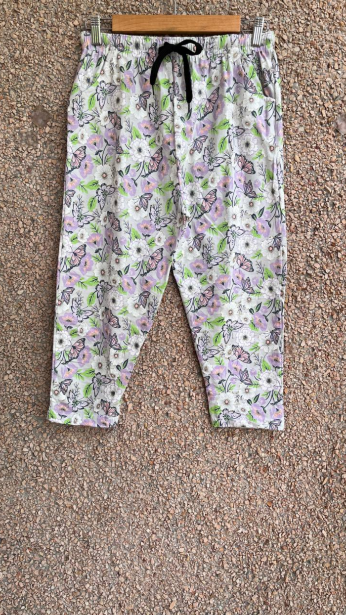 white capri pants for women